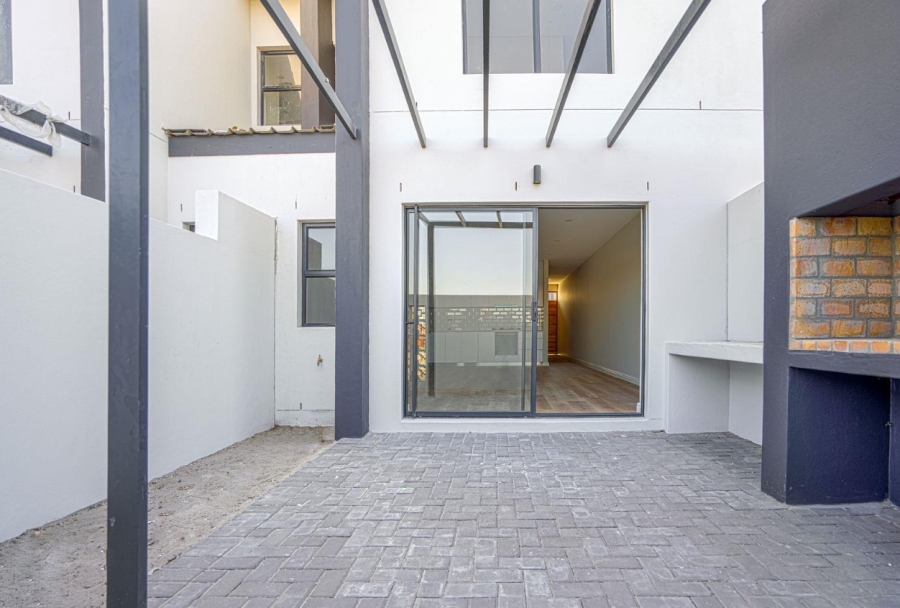 To Let 3 Bedroom Property for Rent in Sandown Western Cape